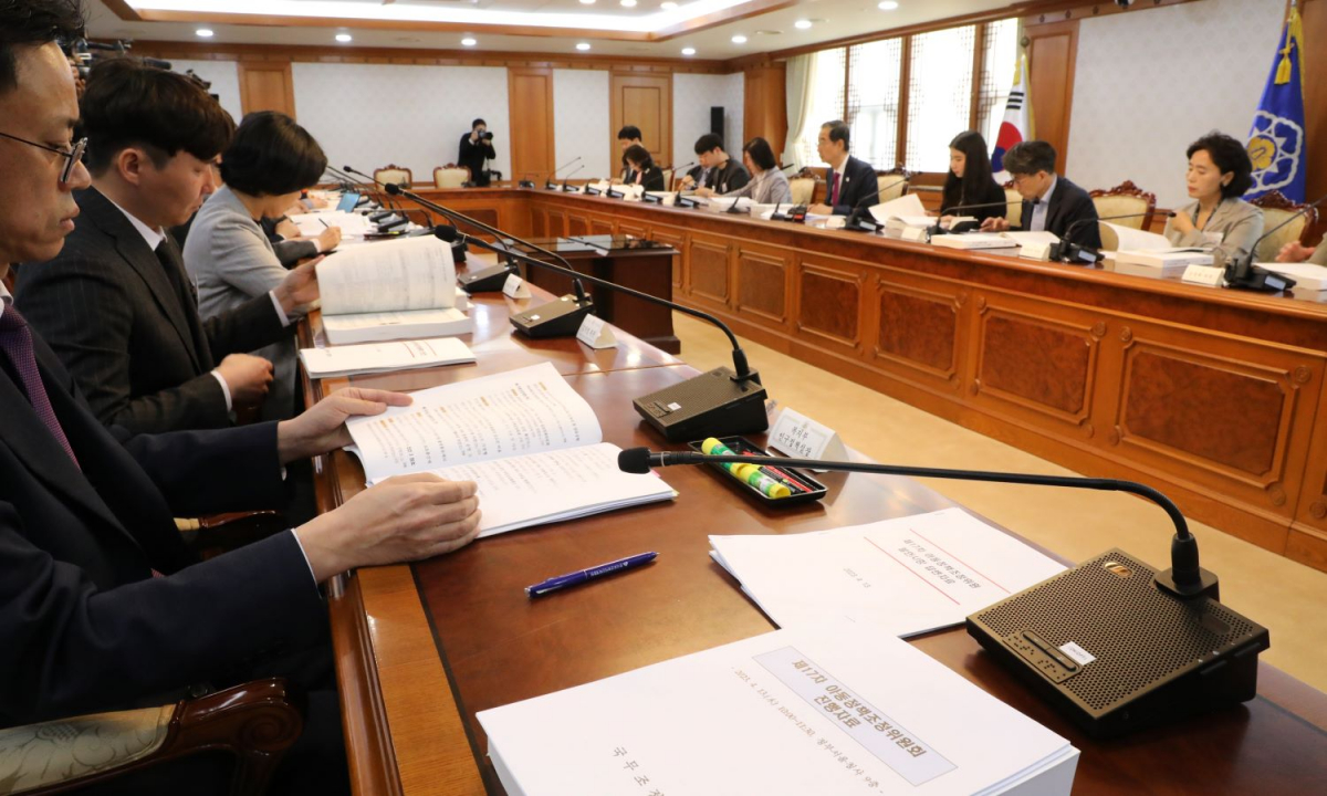 ▲한덕수 국무총리가 지난달 13일 오전 서울 종로구 정부서울청사에서 열린 제17회 아동정책조정위원회를 주재하며 발언하고 있다. (뉴시스)