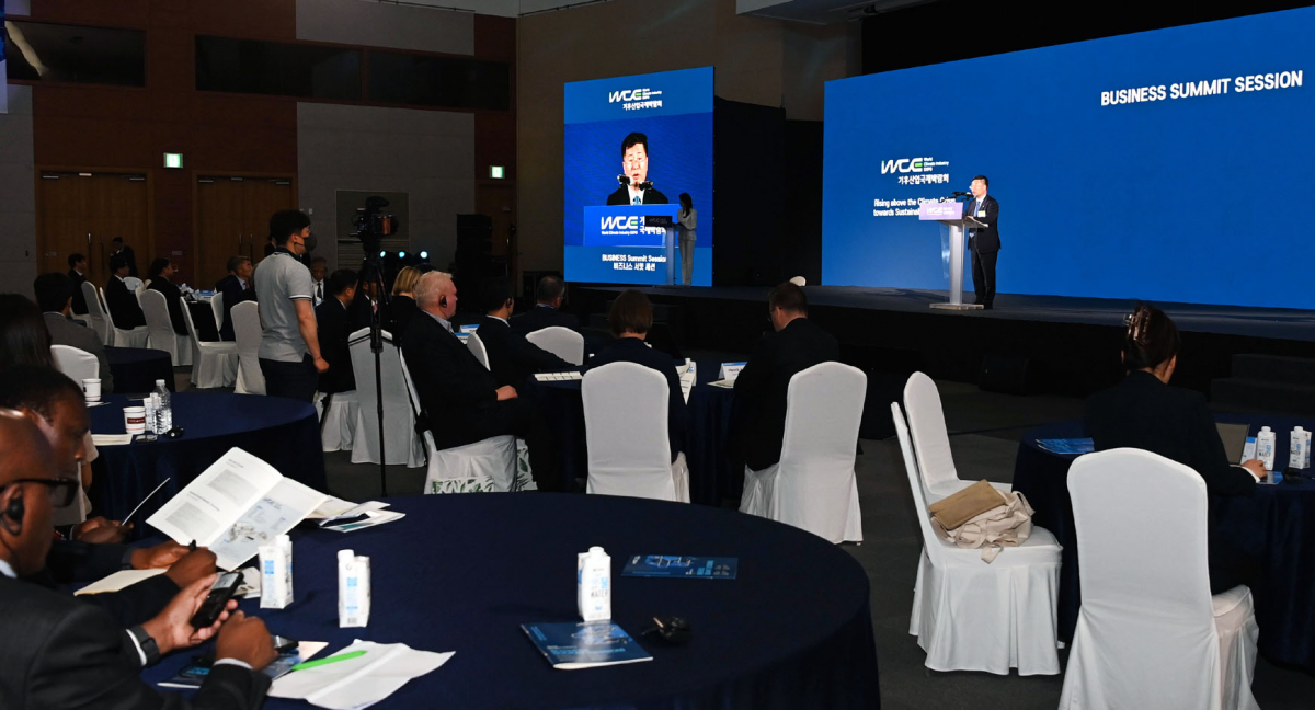 ▲강경성 산업통상자원부 제2차관이 25일 부산 벡스코에서 개막한 2023 기후산업국제박람회 비즈니스 서밋에서 축사를 하고 있다. (사진제공=산업통상자원부)