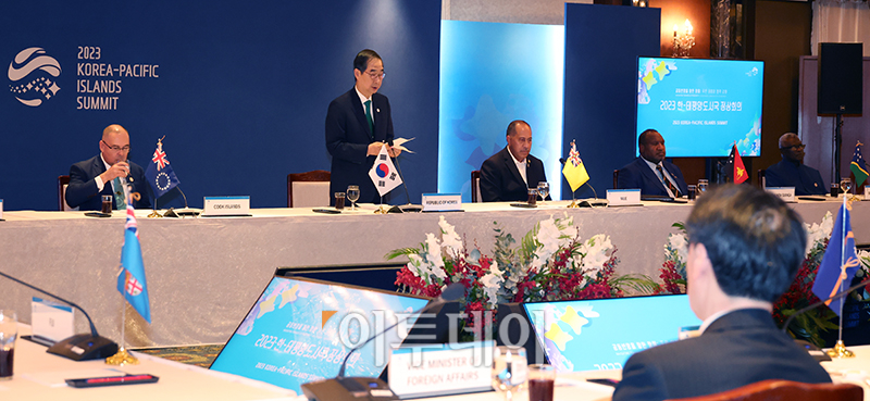 ▲한덕수 국무총리가 29일 서울 중구 롯데호텔 사파이어볼룸에서 열린 태평양도서국 정상 환영오찬에서 오찬사를 하고 있다. 고이란 기자 photoeran@