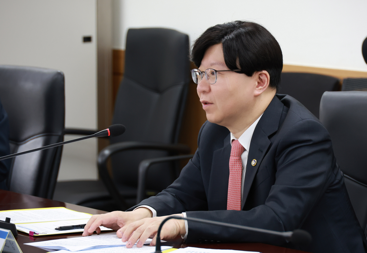 ▲김소영 금융위원회 부위원장이 지난 26일 정부서울청사에서 금융위원회, 금융감독원, 한국거래소 및 금융투자협회와 개최한 '관계기관 합동 CFD규제보완방안 회의'에서 차액결제거래(CFD) 규제 보완방안을 최종 확정하여 발표했다. (사진=금융위원회)