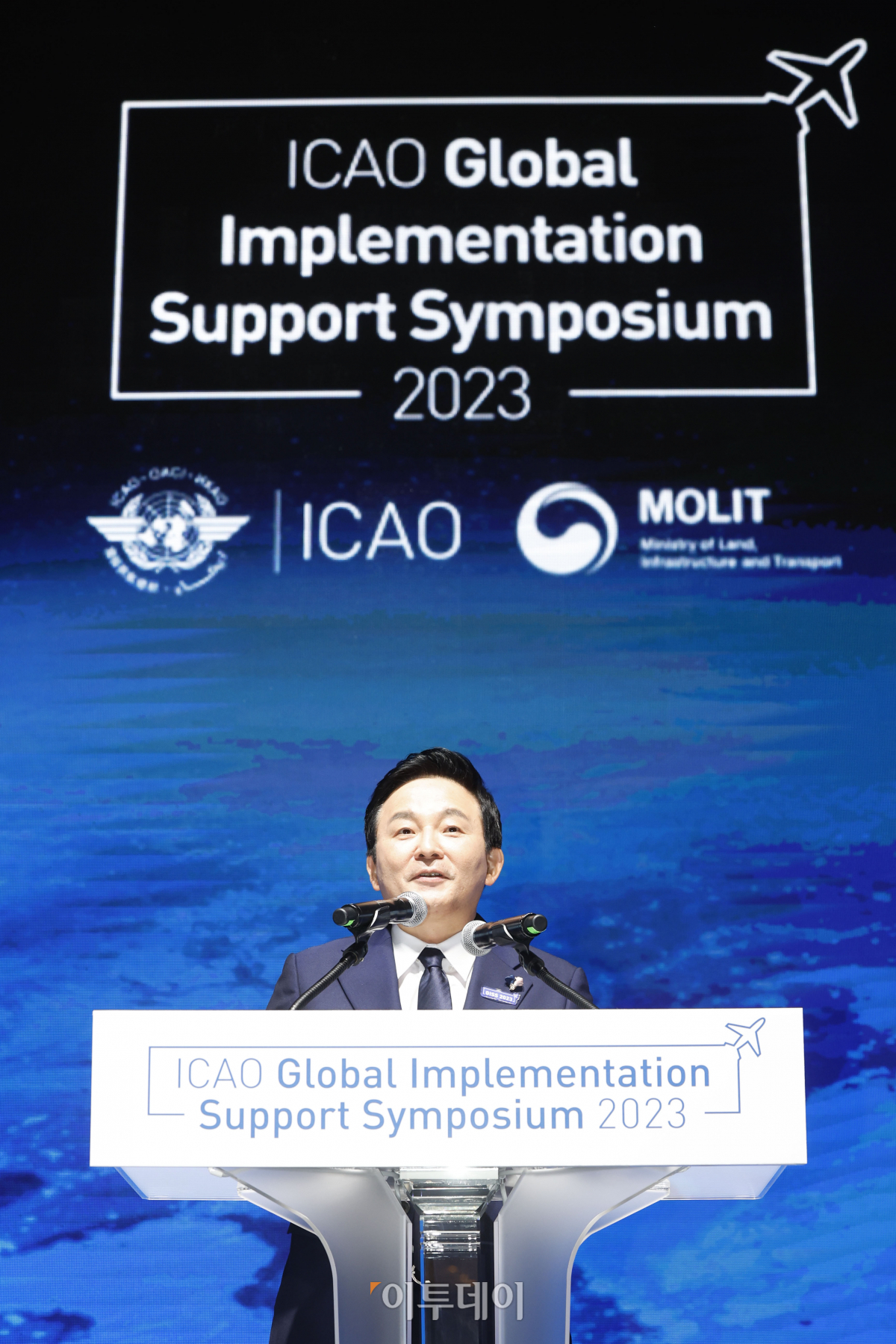 ▲원희룡 국토교통부 장관이 30일 서울 영등포구 콘래드 서울에서 열린 '2023 ICAO 글로벌이행지원 심포지엄 개회식에서 환영사를 하고 있다. 조현호 기자 hyunho@