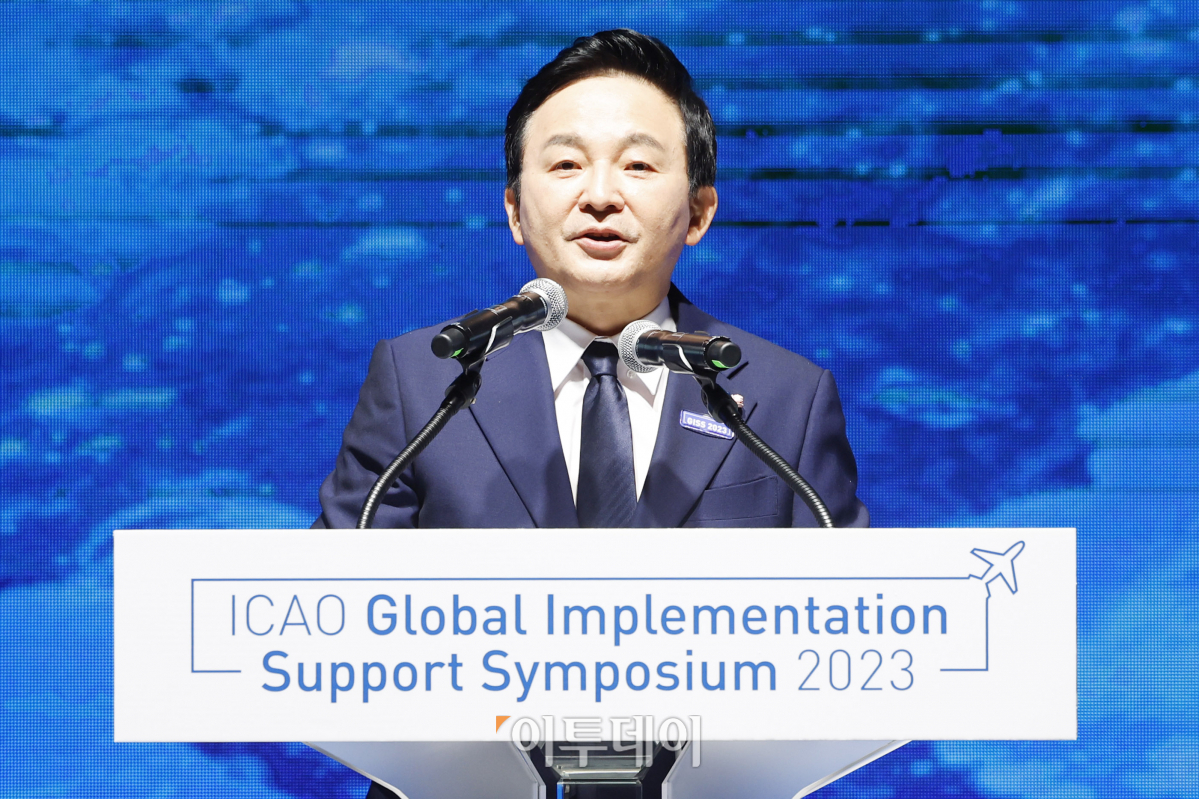 ▲원희룡 국토교통부 장관이 30일 서울 영등포구 콘래드 서울에서 열린 '2023 ICAO 글로벌이행지원 심포지엄 개회식에서 환영사를 하고 있다. 조현호 기자 hyunho@