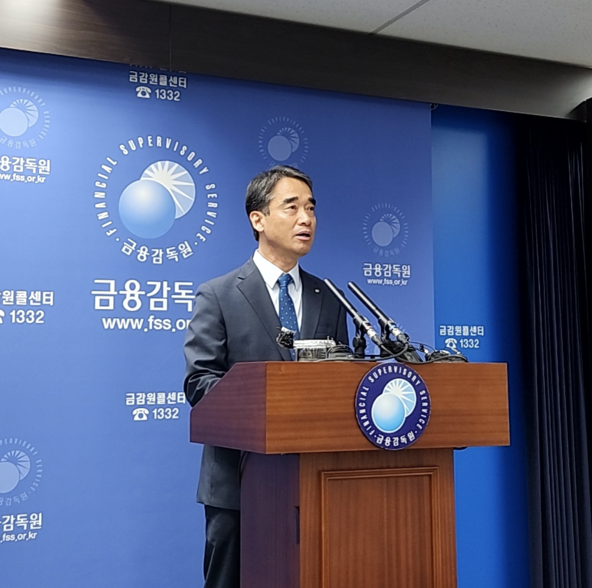▲함용일 금융감독원 부원장이 30일 여의도 금융감독원에서 - ‘불공정거래 조사역량 강화 및 특별 단속 실시’ 관련 브리핑을 진행하고 있다. (사진=정성욱 기자 sajikoku@)