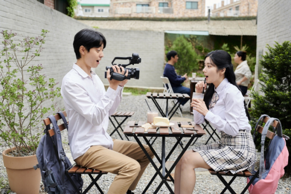 ▲권은비, 현우(사진 = 이미지나인컴즈 제공)