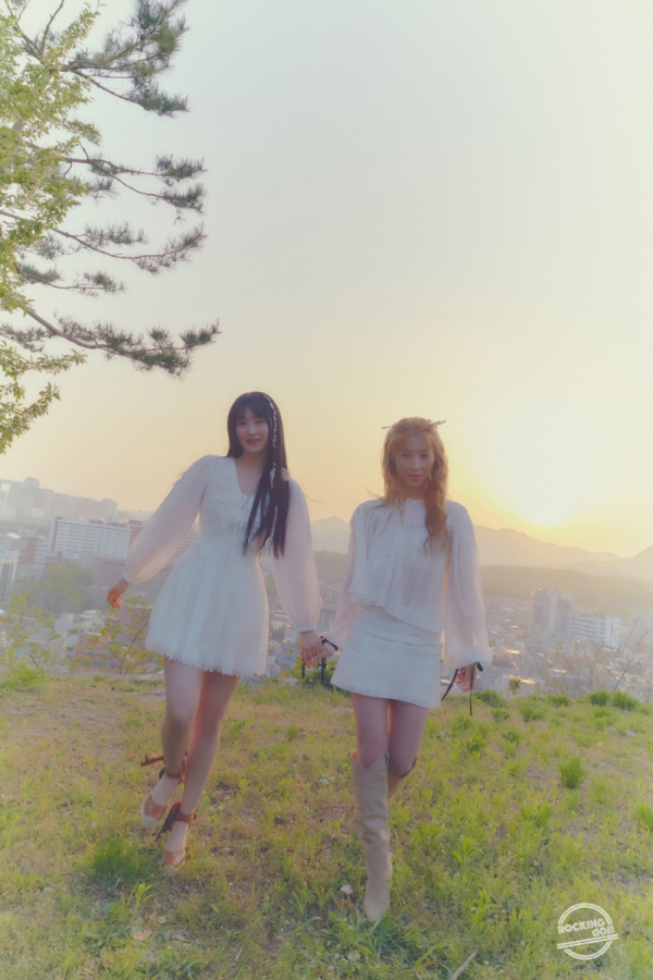 ▲록킹돌 로아, 아리(사진 = SRP엔터테인먼트 제공)