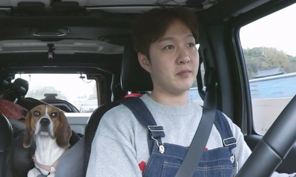 ▲'나혼자 산다' 이창섭 차타고 반려견 캠핑장(사진제공=MBC)