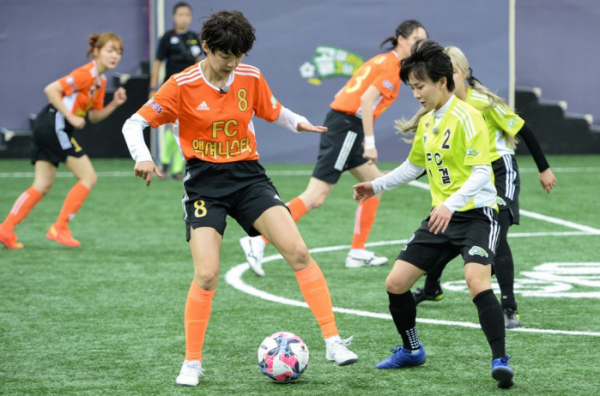 ▲'골때녀' 정혜인 대 김보경(사진제공=SBS)