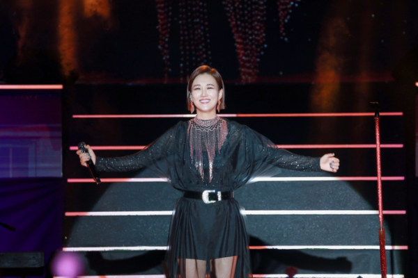 ▲장윤정 디너쇼(사진제공=초록뱀이앤엠)