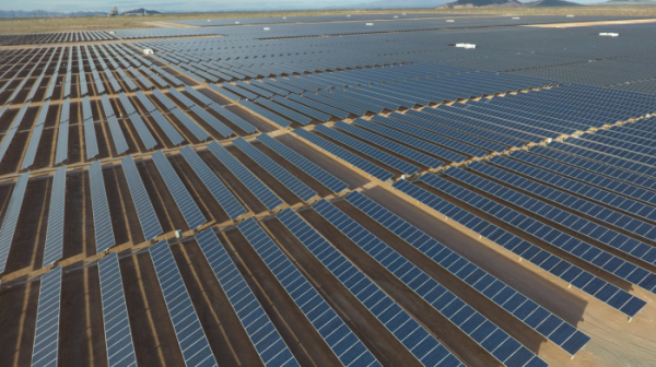 ▲미국 애리조나주에 설치된 HD현대에너지솔루션의 고출력 태양광 모듈 (사진제공=HD현대)