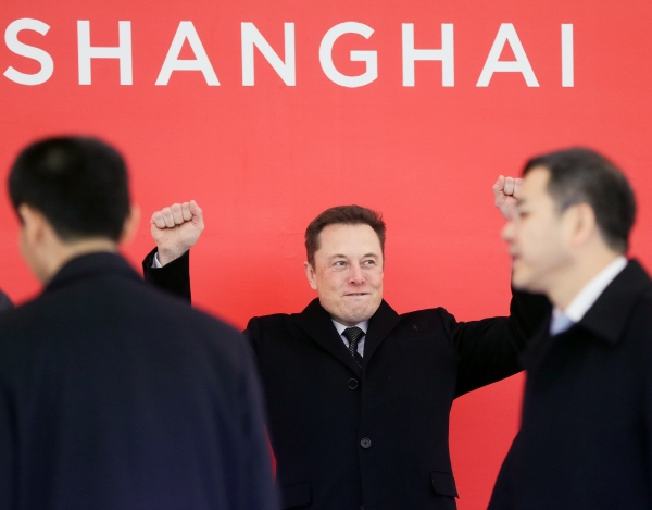 ▲일론 머스크 테슬라 최고경영자(CEO)가 2019년 1월 7일 중국 상하이에서 열린 테슬라 상하이 기가팩토리 기공식에 참석하고 있다. 상하이(중국)/신화뉴시스

