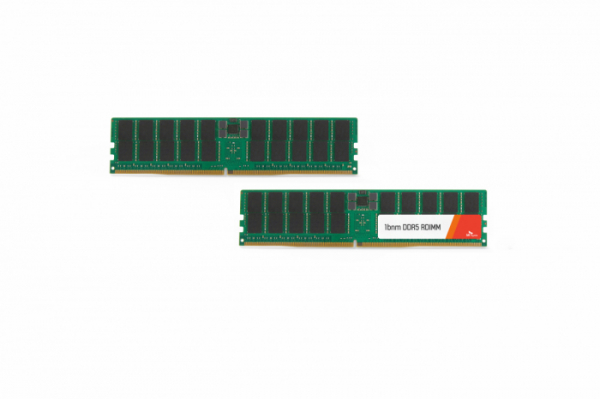 ▲SK하이닉스 1b DDR5 서버용 64기가바이트 D램 모듈 (제공=SK하이닉스)