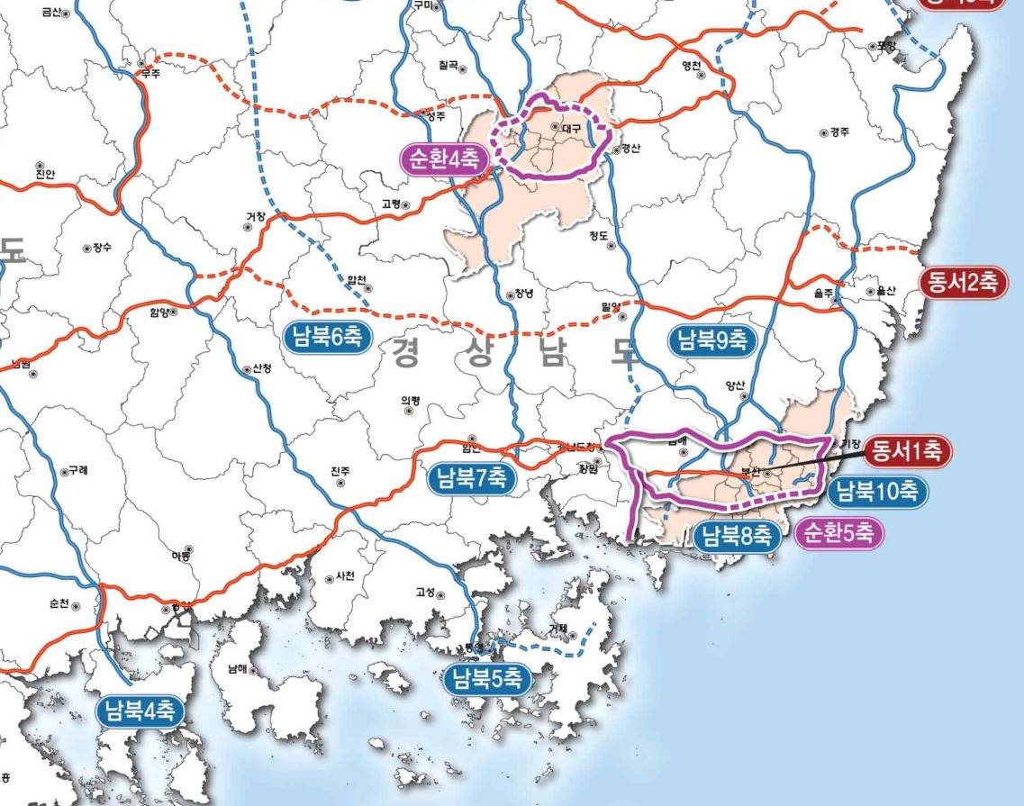 ▲국토교통부가 올해 3월 발표한 '2차 고속도로 건설계획'에 남북 5축으로 거제~통영 고속도로가 점선으로 표시돼 있다. (국토교통부)