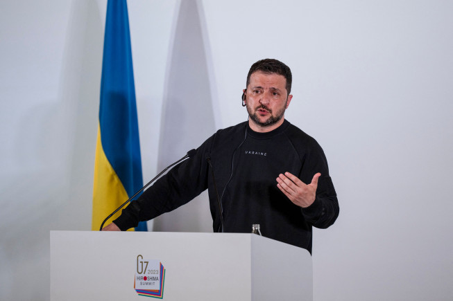 ▲볼로디미르 젤렌스키 우크라이나 대통령이 5월 21일 일본 히로시마에서 열린 주요 7개국(G7) 정상회의 직후 기자회견하고 있다. 젤렌스키 대통령은 이번 회의에서 조 바이든 미국 대통령을 포함한 G7 정상들과 한층 강화된 밀착을 과시하며 군사 지원을 약속받았다. 히로시마/AFP연합뉴스