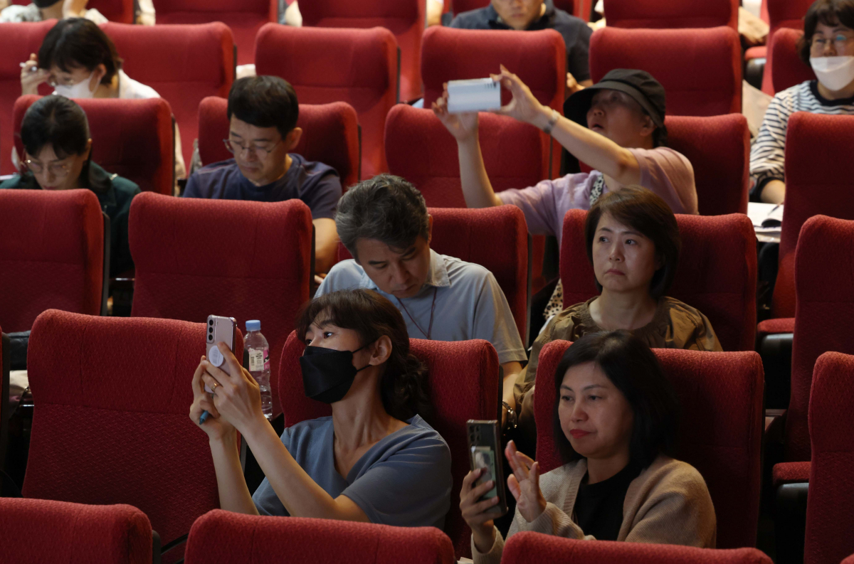 ▲4일 서울 종로구 성균관대에서 6월 전국연합학력평가(모평) 가채점 토대 종로학원 ‘2024 주요대 및 의학계열 수시, 정시 합격선 전망’ 입시설명회가 열리고 있다. 신태현 기자 holjjak@