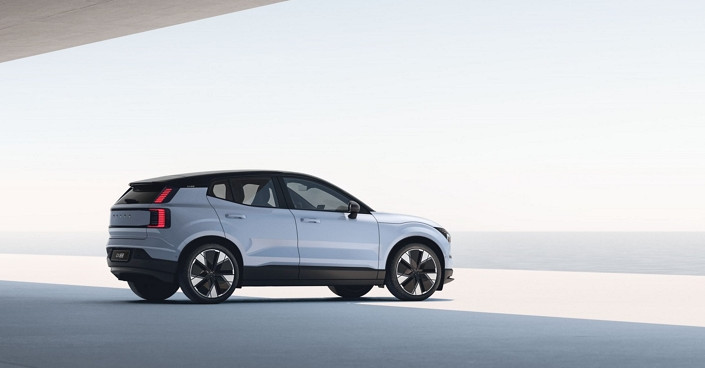 ▲EX30의 등장으로 이 시대 볼보의 디자인 방향성이 정립됐다. 선과 선, 면과 면이 만나는 곳에 강인함을 심어넣는 한편, 여백의 미(美)마저 강조했다.  (사진제공=볼보코리아)