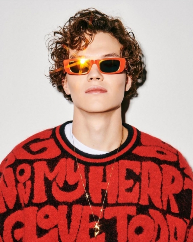 ▲러시아 국방장관 세르게이 쇼이구의 혼외자 의혹이 나온 가수 셰바. (출처=인스타그램)