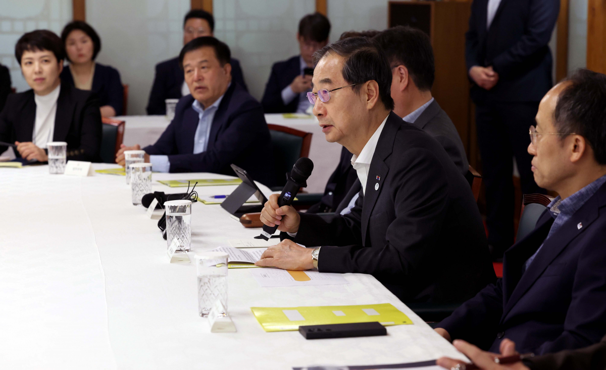 ▲한덕수 국무총리가 18일 서울 종로구 총리공관에서 열린 고위당정협의회에서 발언하고 있다. 신태현 기자 holjjak@