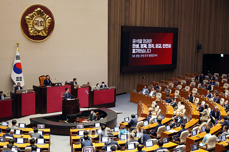 ▲이재명 더불어민주당 대표가 19일 서울 여의도 국회 본회의장에서 교섭단체 대표연설을 하고 있다. 고이란 기자 photoeran@