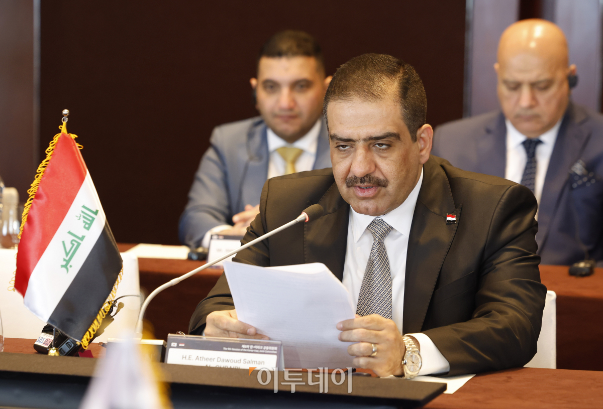 ▲아티르 다우드 살만 알 그레이리 이라크 무역부 장관이 21일 오후 서울 용산구 그랜드 하얏트 호텔에서 열린 '제9차 한-이라크 공동위원회 본회의'에서 모두발언을 하고 있다. 조현호 기자 hyunho@