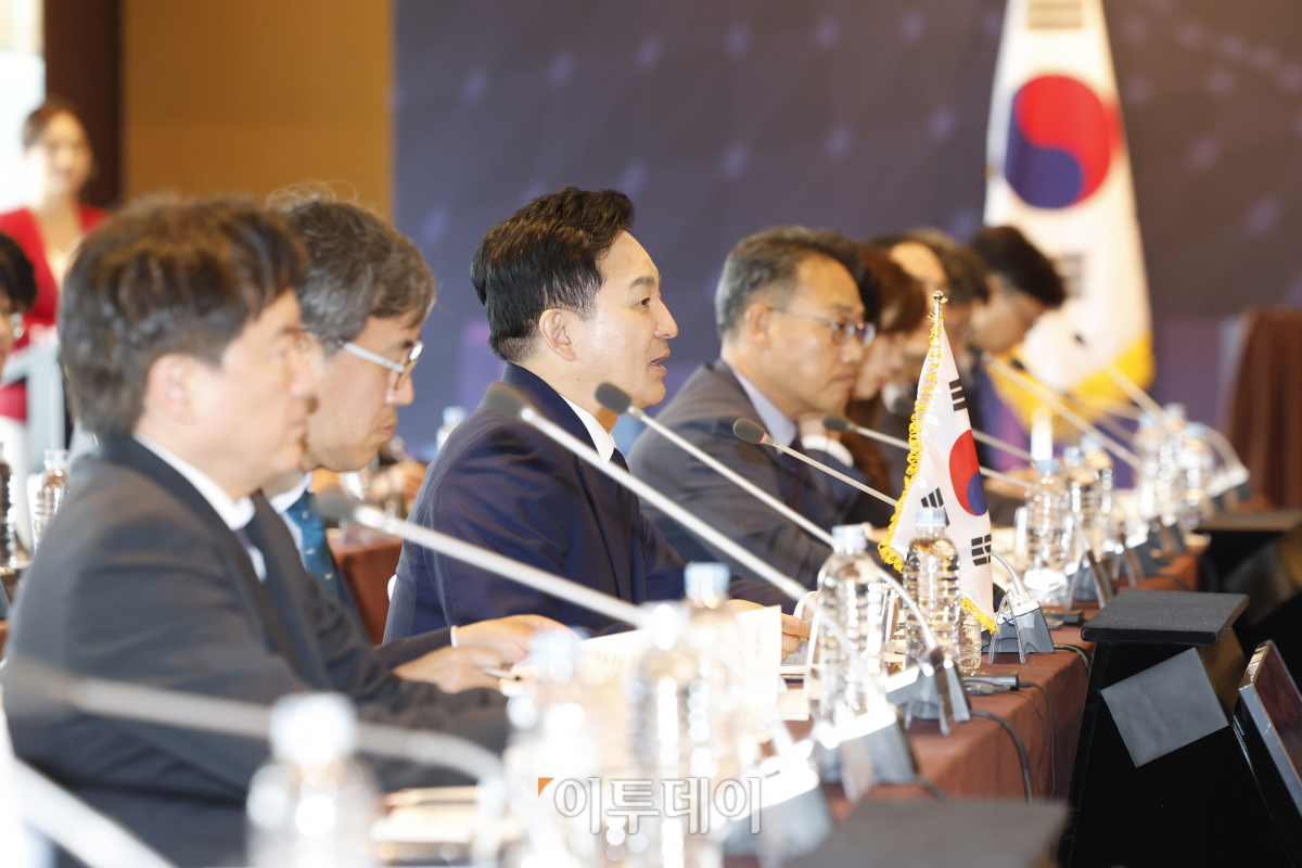 ▲원희룡 국토교통부장관이 21일 오후 서울 용산구 그랜드 하얏트 호텔에서 열린 '제9차 한-이라크 공동위원회 본회의'에서 모두발언을 하고 있다. 조현호 기자 hyunho@