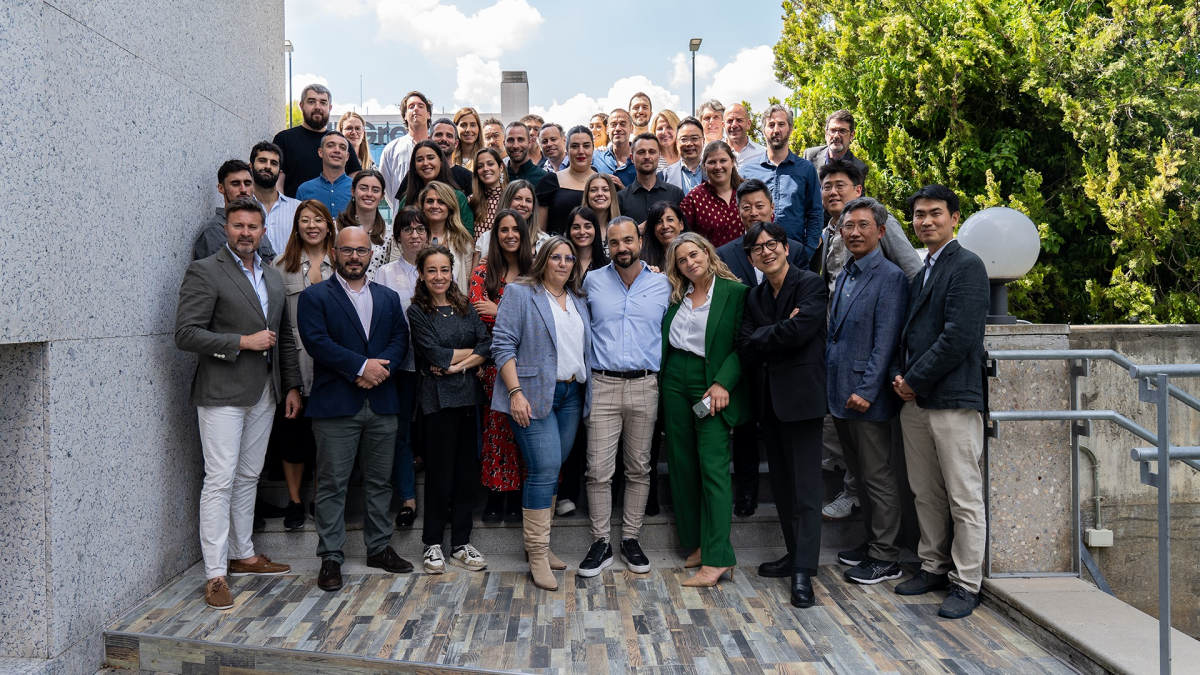 ▲이노션 스페인의 임직원 단체사진. (사진제공=이노션)