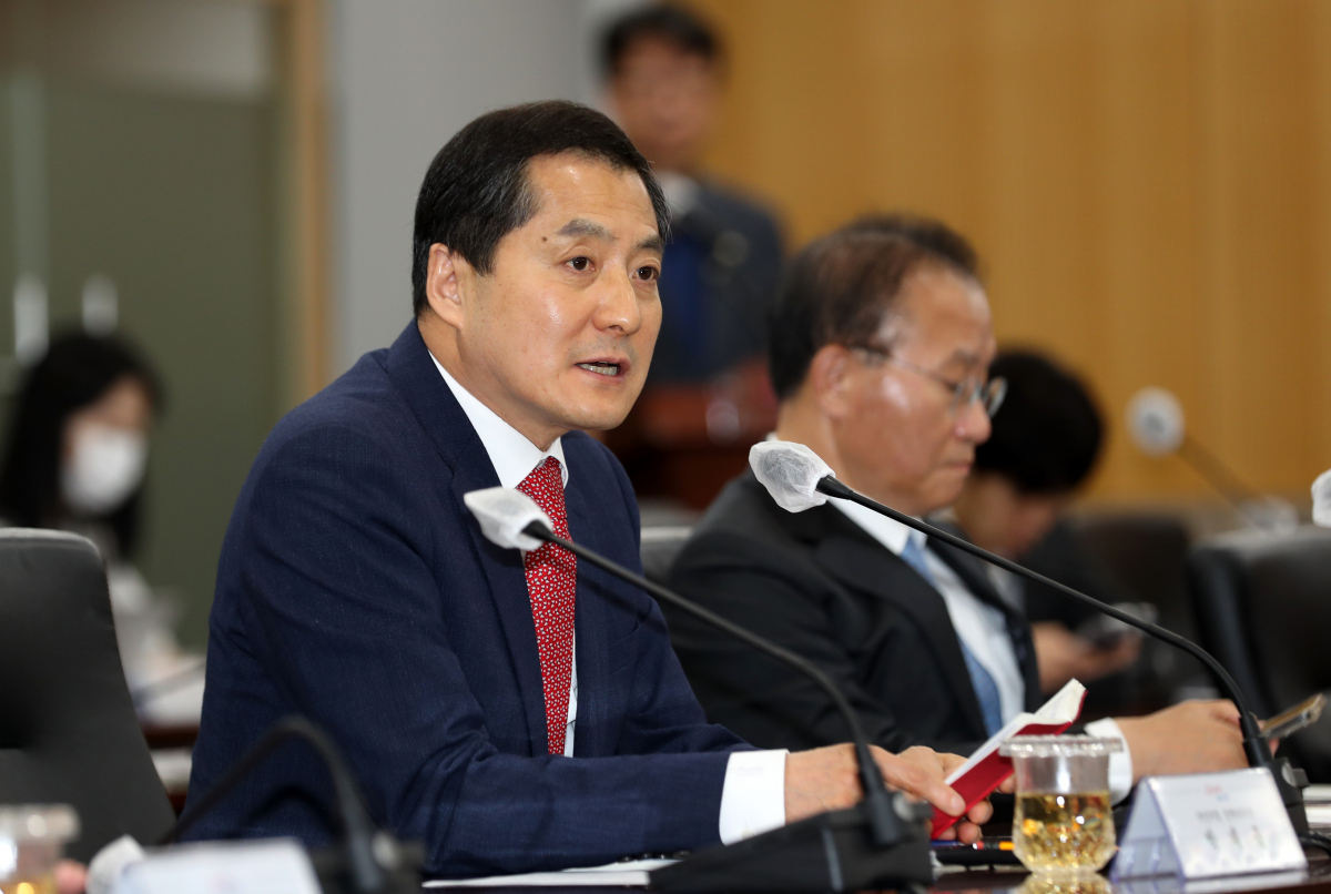 ▲[서울=뉴시스] 김명년 기자 = 박대출 국민의힘 정책위의장이 22일 서울시청에서 열린 국민의힘-서울시 예산정책협의회에서 발언하고 있다. 2023.06.22. kmn@newsis.com