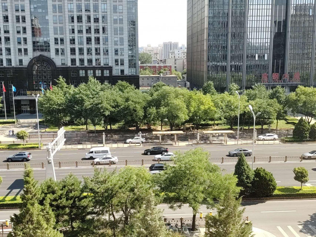 ▲22일 낮 한때 중국 수도 베이징의 기온이 9년 만에 40도를 넘겼다.     지무(極目)신문 등에 따르면 이날 베이징의 대표 기온을 측정하는 베이징난자오(南郊) 관상대에서 오후 1시25분(현지시간) 40.1도가 측정됐다.  (연합뉴스)