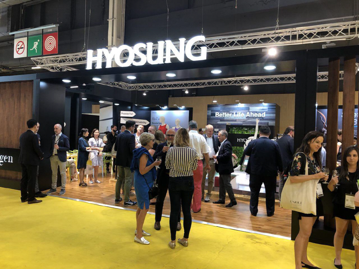 ▲세계적인 섬유전시회 중 하나인 파리 인터필리에르 전시회에 효성이 고객사와 동반참가해 글로벌 고객을 만나고 있다.(사진제공=효성)
