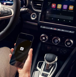 ▲XM3는 애플 카플레이와 안드로이드 오토도 무선으로 자동으로 연결돼 스마트폰의 각종 인포테인먼트 시스템을 차에서 쉽게 사용할 수 있다.  (사진제공=르노코리아)