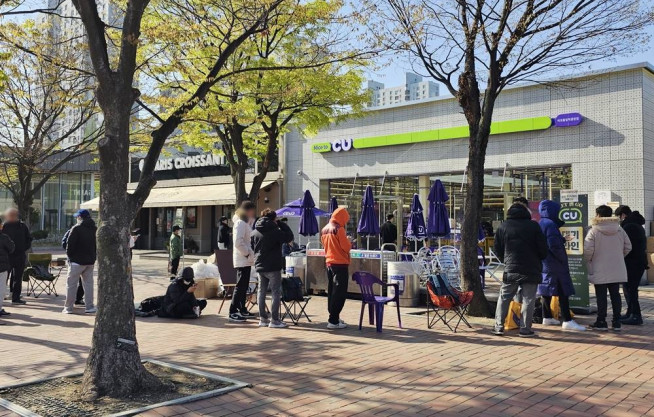 ▲4월 CU올림픽광장점(서울 송파구)에서 열린 첫 번째 렛주고 행사 현장 (사진제공=BGF)