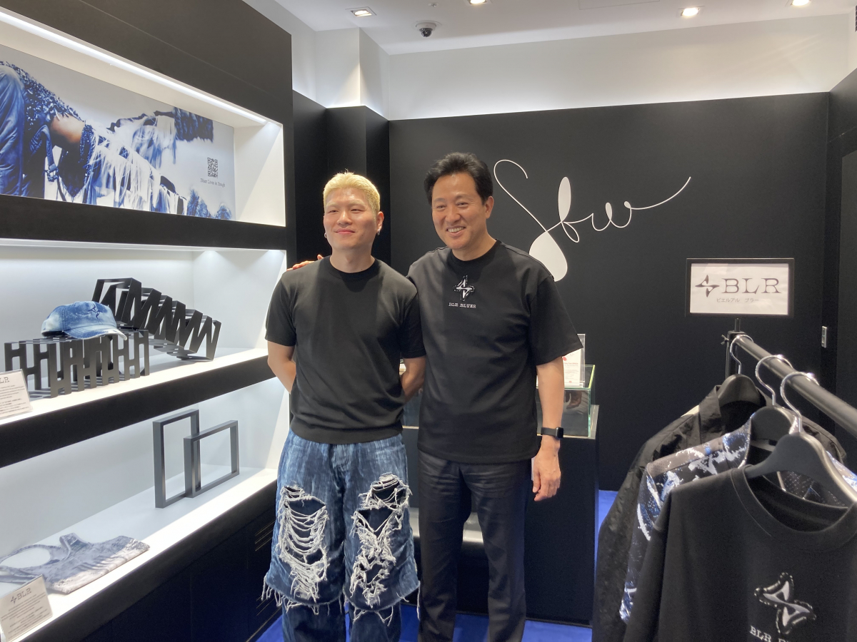 ▲오세훈 서울시장이 서울패션위크 브랜드관을 둘러보고 있다. (사진제공=서울시공동취재단)