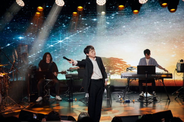 ▲모세&춘길, 소극장 콘서트(사진=위즈엔터테인먼트 제공)