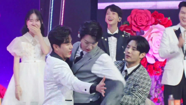 ▲'불타는장미단'(사진제공=MBN)