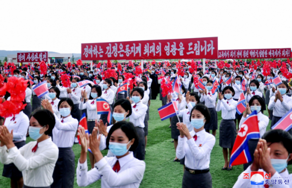 ▲북한 평안북도에서 신의주교원대학, 도과학기술도서관, 학생교복공장이 새로 건설돼 지난 11일과 12일에 준공식이 열렸다고 조선중앙통신이 13일 보도했다. (연합뉴스)