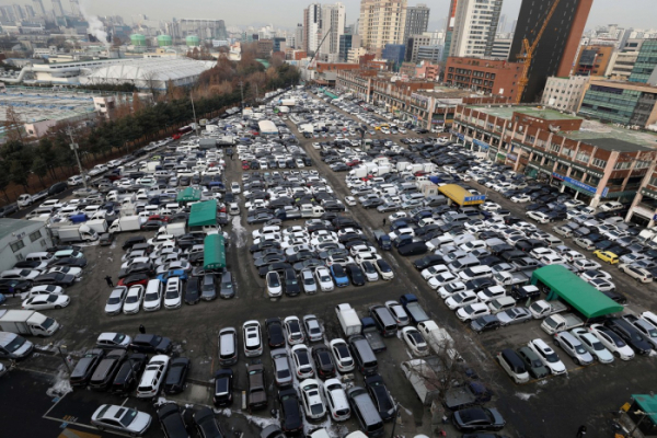 ▲5일 서울 성동구 장안평중고차매매시장에 차량들이 주차돼 있다. (뉴시스)