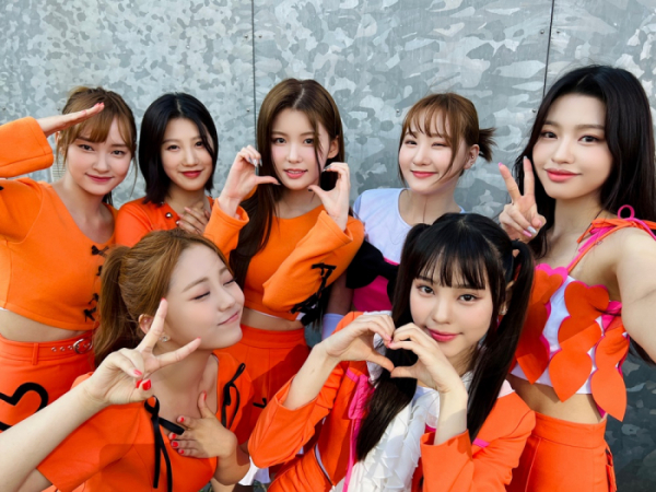 ▲첫사랑(사진 = 씨에스알이앤엠 / 에이투지엔터테인먼트(팝뮤직) 제공)