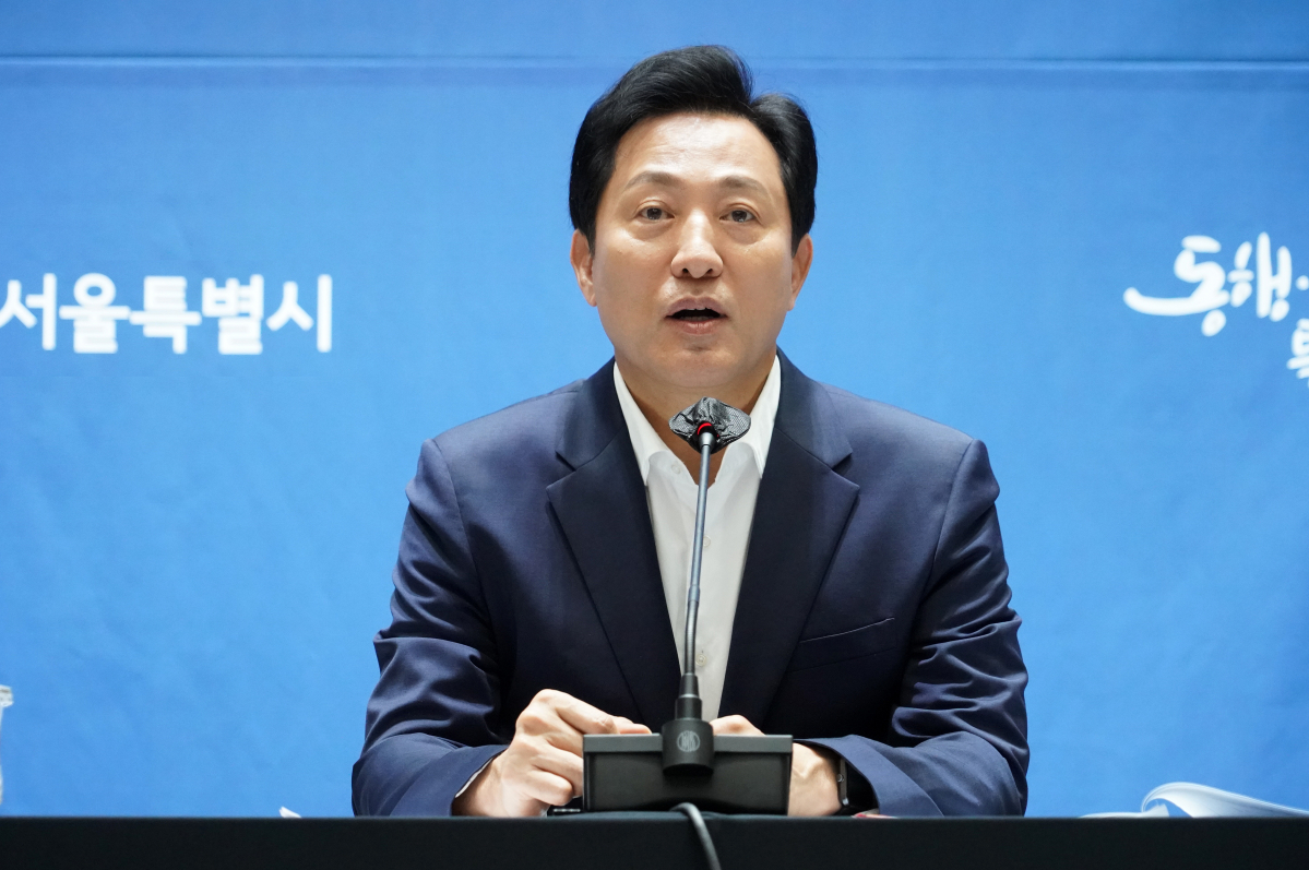 ▲오세훈 서울시장이 3일 취임 1주년 기자간담회를 하고 있다.(사진제공-서울시)