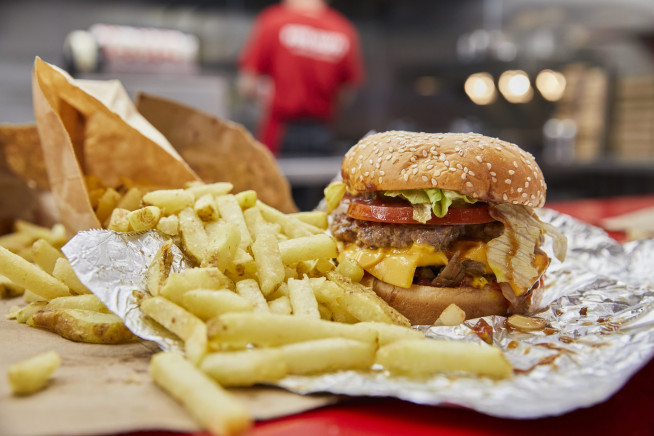 ▲파이브가이즈 햄버거.  (사진제공=에프지코리아)