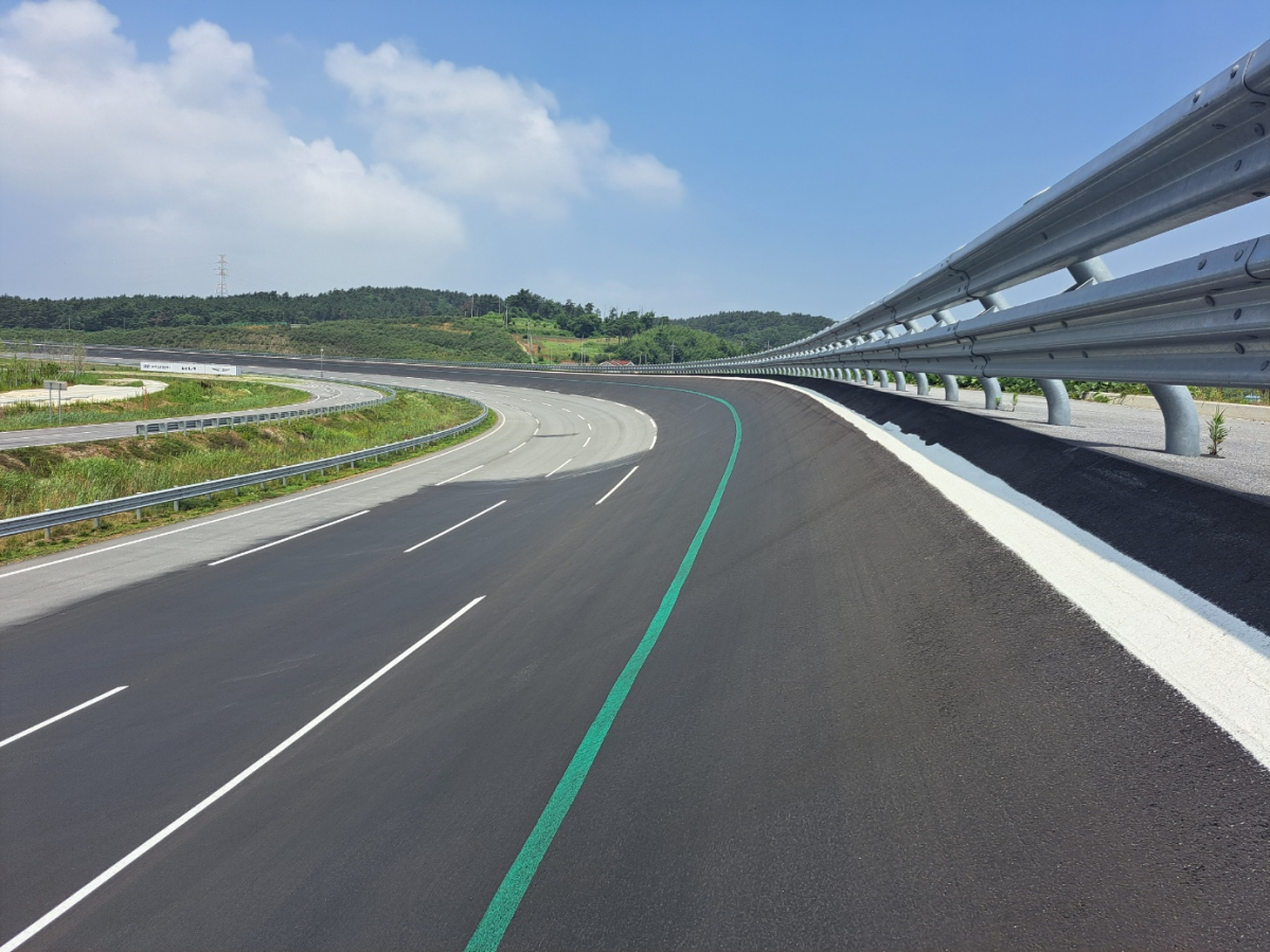 ▲HMG 드라이빙 익스피리언스의 고속 주회로. 최대 각도 38.87도로 기울어져 있어 주행 시 중력을 강하게 느낄 수 있다. (이민재 기자 2mj@)