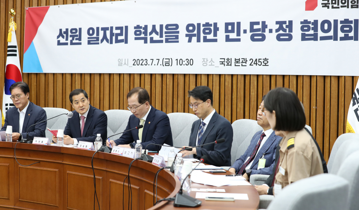 ▲박대출 국민의힘 정책위의장이 7일 오전 서울 여의도 국회에서 열린 선원 일자리 혁신을 위한 민·당·정 협의회에서 인사말을 하고 있다. (뉴시스)