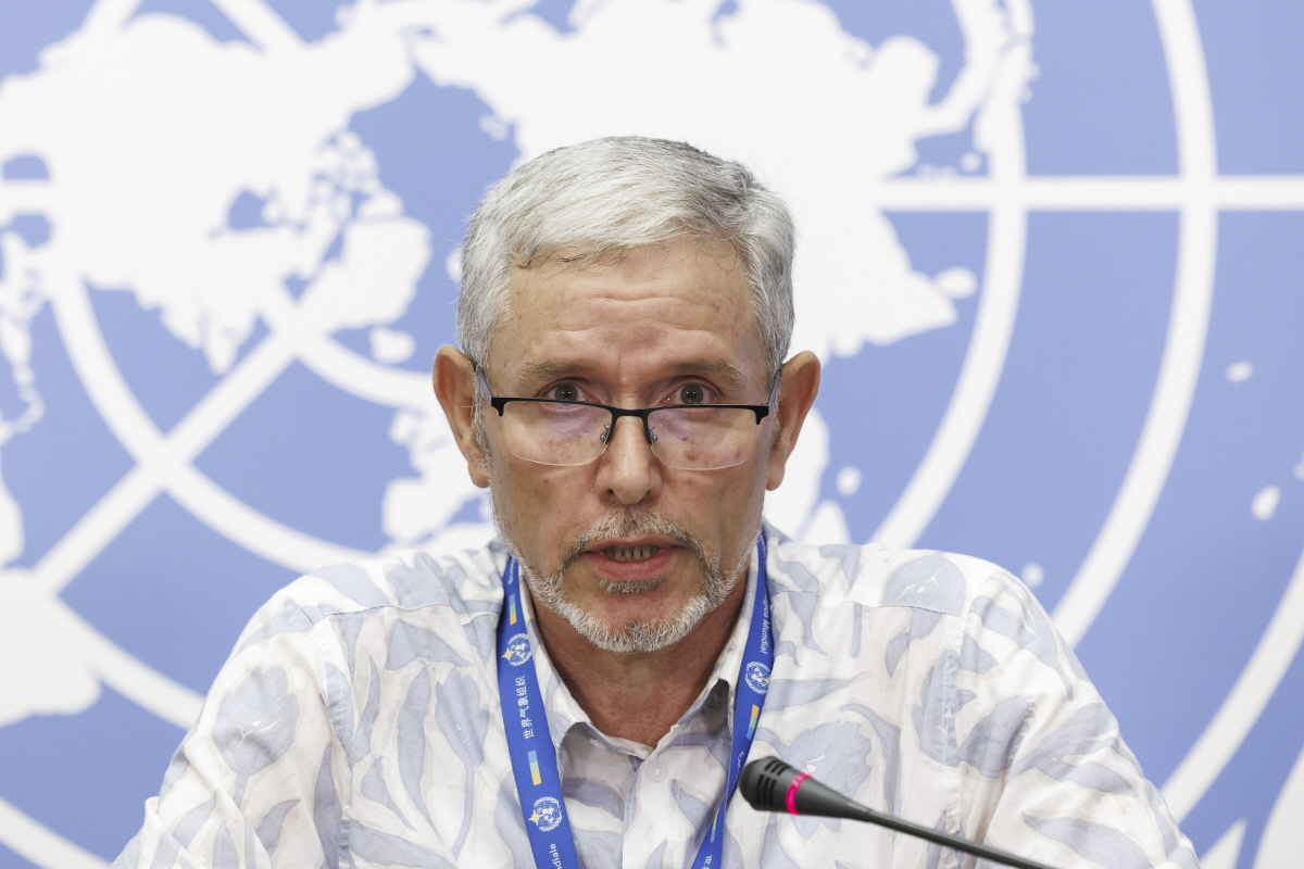 ▲10일(현지시간) 스위스 제네바에서 오마르 바두르 WMO 기후감시정책국장이 기자회견을 하고 있다. 제네바(스위스)/AP뉴시스