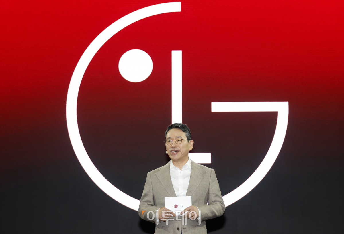▲조주완 LG전자 대표이사가 12일 서울 강서구 마곡 LG사이언스파크에서 열린 'LG전자 중·장기 미래 비전 및 사업전략 발표회'에서 사업전략을 발표하고 있다. 조현호 기자 hunho@