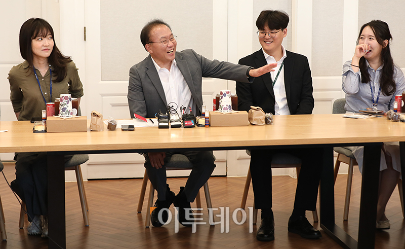 ▲윤재옥 국민의힘 원내대표가 12일 서울 여의도 국회에서 열린 출입기자단과 함께하는 '브라운 백 미팅'에서 발언하고 있다. 고이란 기자 photoeran@