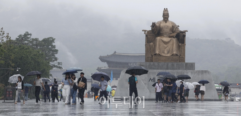 ▲목요일인 13일은 전국 대부분 지역에 비가 내릴 전망이다. 조현호 기자 hyunho@