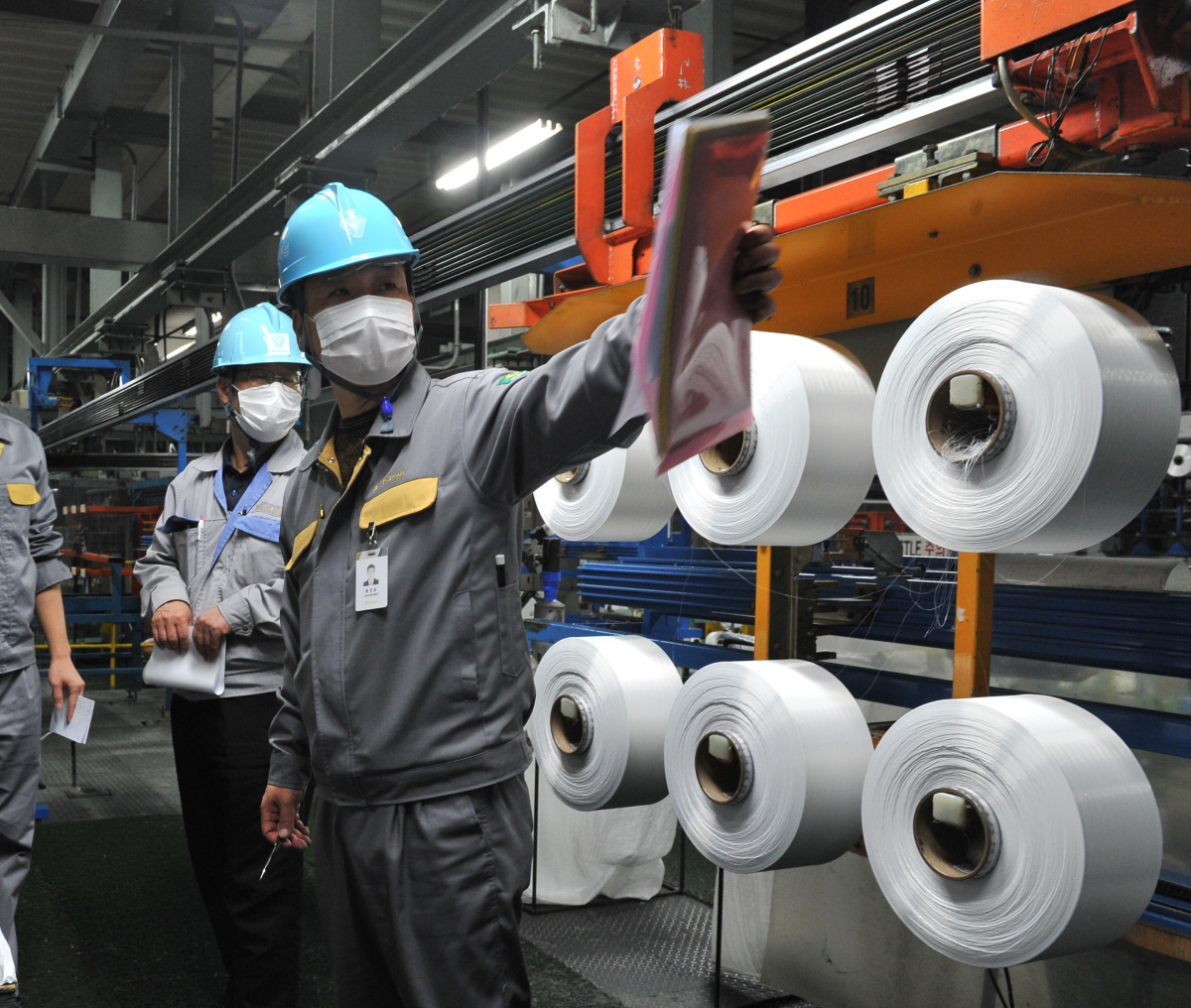 ▲태광산업은 주요 생산 공장 임직원들을 대상으로 ‘안전보건 현장 가이드북’을 제작해 배포했다고 13일 밝혔다. (사진제공=태광산업)