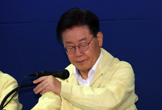 ▲더불어민주당 이재명 대표가 19일 경북 안동시 당 사무실에서 최고위 회의를 하고 있다.  (연합뉴스)