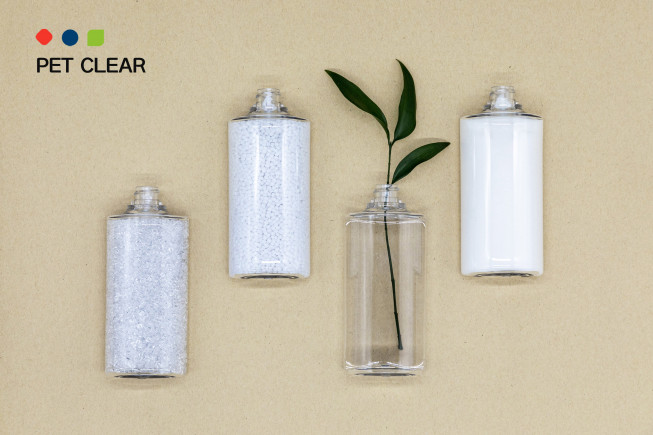 ▲롯데케미칼과 플라스틱 용기 제조 판매업체인 펌텍코리아가 지속 가능한 친환경 화장품 패키징 개발을 위한 업무 협약식을 19일 서울 잠실 롯데케미칼 본사에서 실시했다. (사진제공=롯데케미칼)