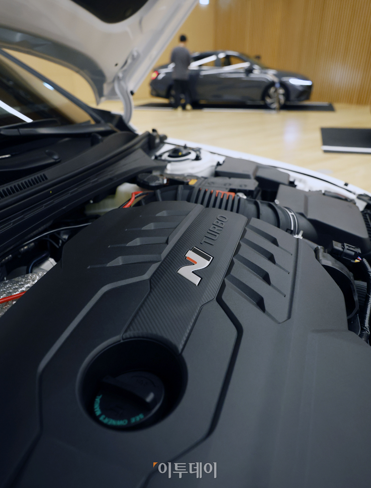 ▲24일 오전 경기도 고양시 현대모터스튜디오 고양에서 열린 '더 뉴 아반떼 N' 사전 공개 행사에 현대 신형 더 뉴 아반떼N이 전시되어 있다. 조현호 기자 hyunho@