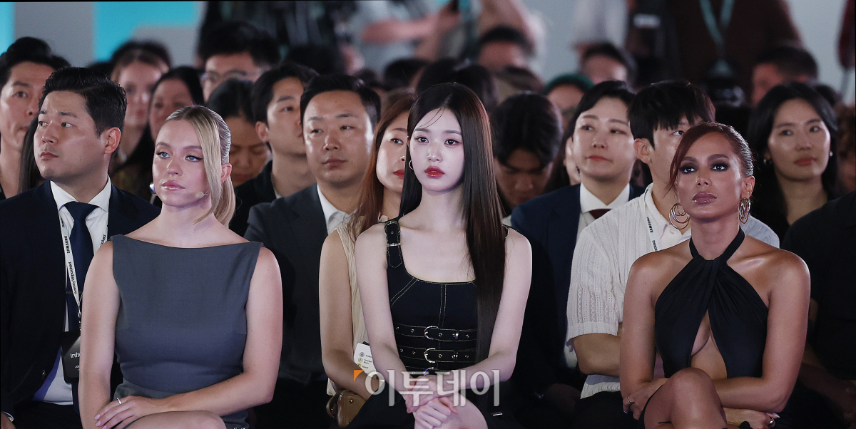 ▲아이브 장원영이 26일 서울 강남구 코엑스에서 열린 갤럭시 언팩 행사에 참석해 있다. 조현호 기자 hyunho@