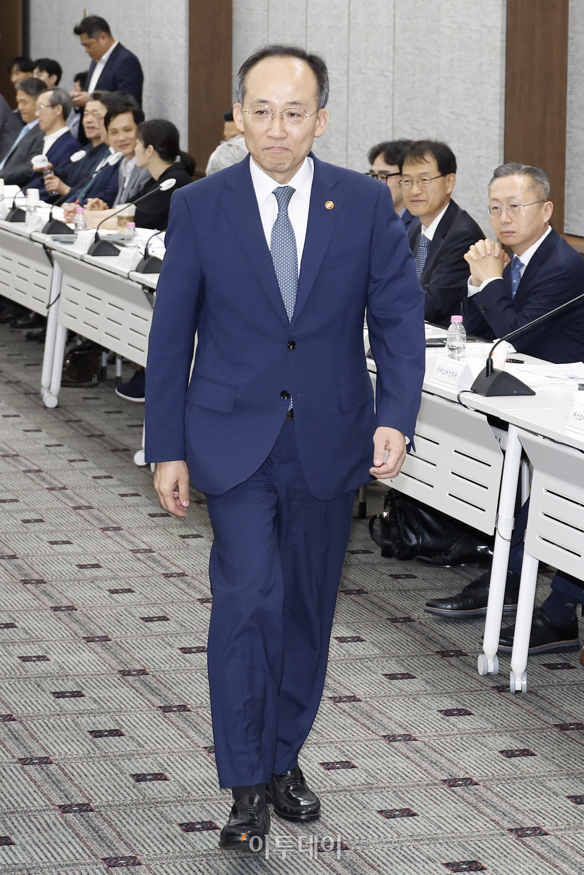 ▲추경호 경제부총리 겸 기획재정부 장관이 27일 오후 서울 중구 은행회관에서 열린 '제56차 세제발전심의위원회 전체회의'에 참석하고 있다. 조현호 기자 hyunho@